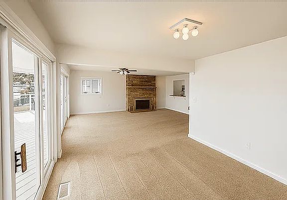 5th image of 542 S Woodland Dr