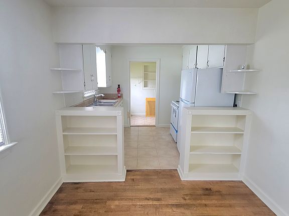 3rd image of 427 21st St #A