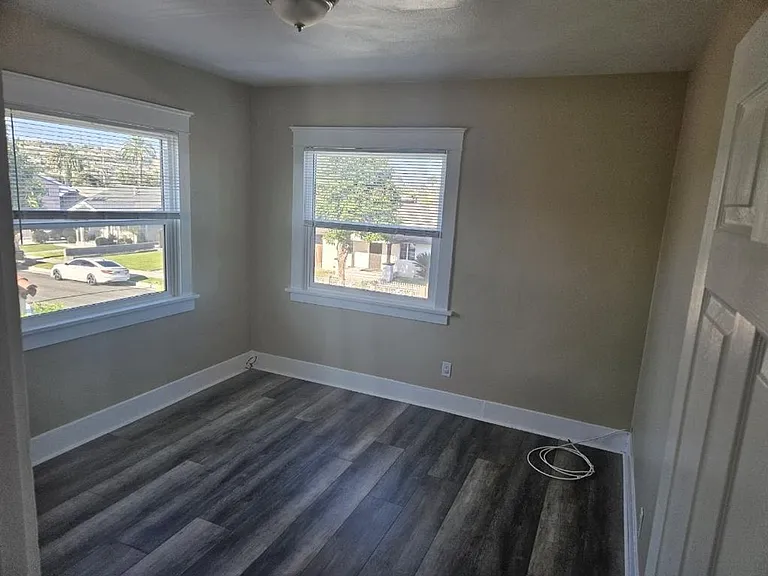 1445 N Warren Ave — Photo 2