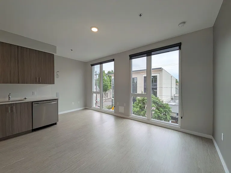 Division 31 Apartments — Photo 14
