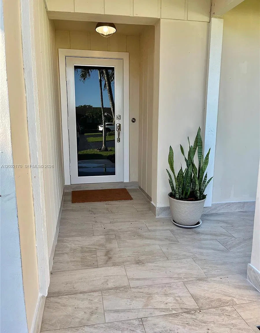 3 bed, 1156 sqft, $3,500 — Photo 4