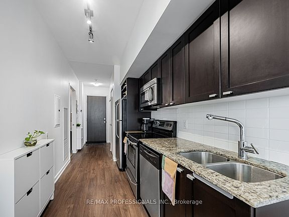 3rd image of 105 The Queensway #2113