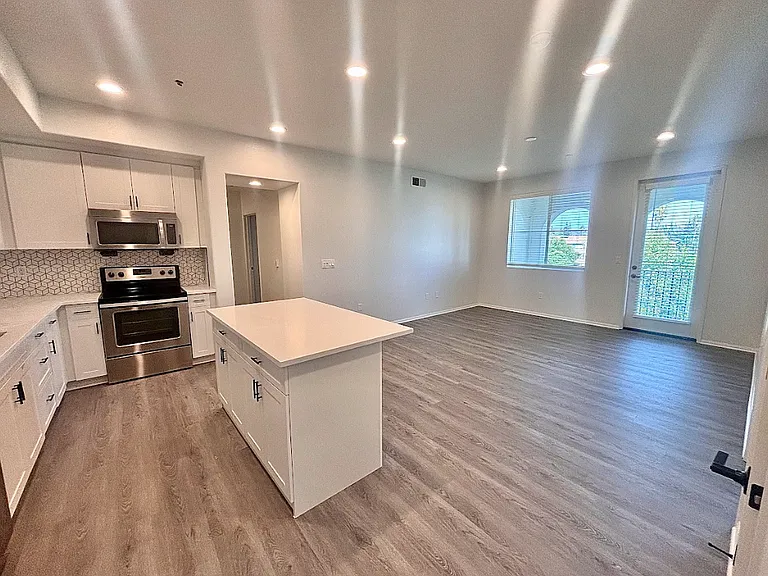 Placita Luxe Residences — Photo 46