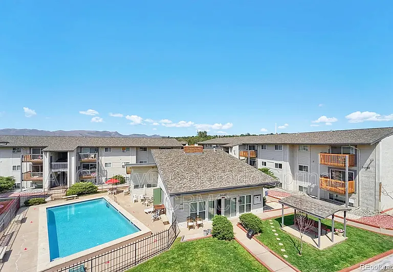 5030 El Camino Dr #8 — Photo 11
