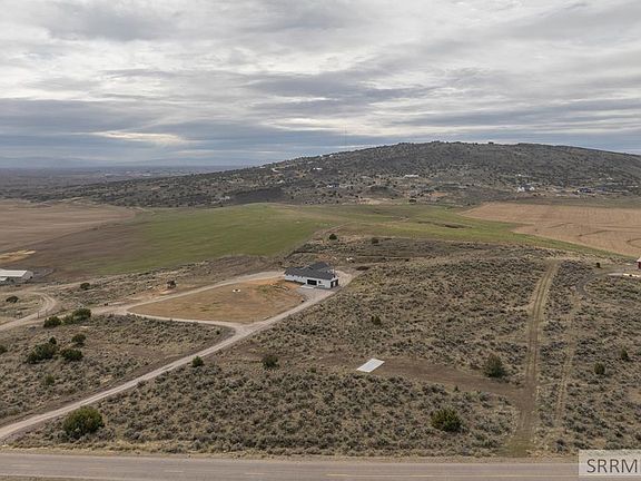 3rd image of 1030 E Butte Rd