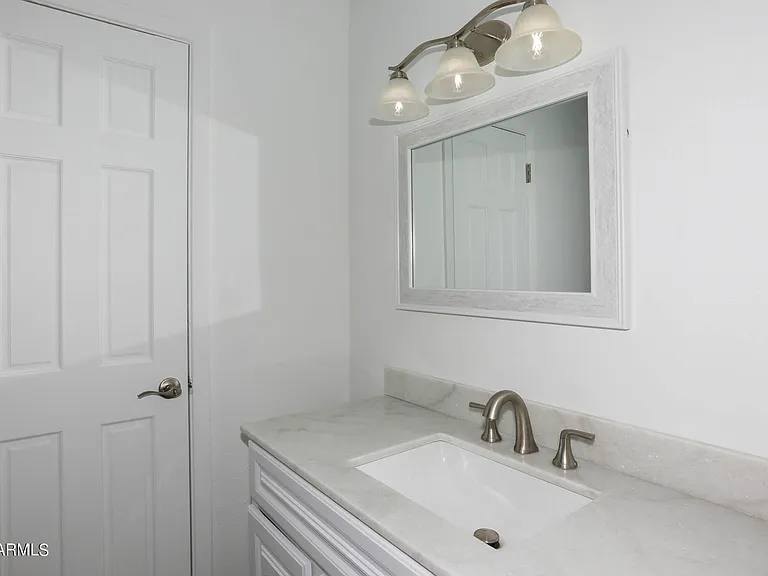 6226 S Hazelton Ln — Photo 13