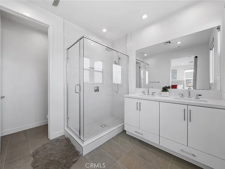 637 S Lyon St — Photo 25