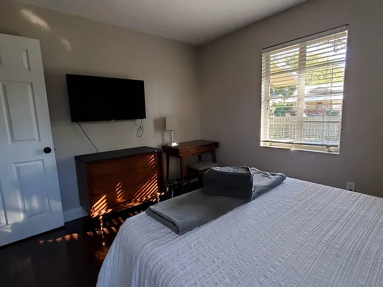 207 E Kaley St — Photo 7