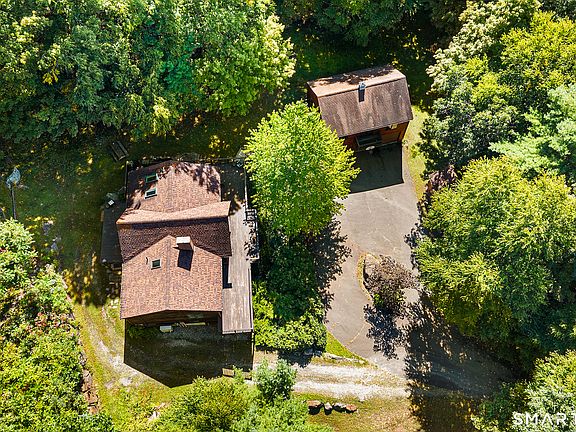 3rd image of 78 East River Road