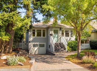 2168 Bartlett Ave, Oak Bay, BC V8S 2P9