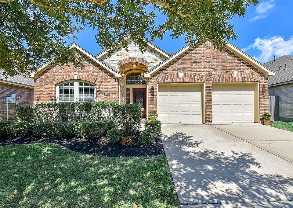 1st image of 2810 Arbor Brook Ln