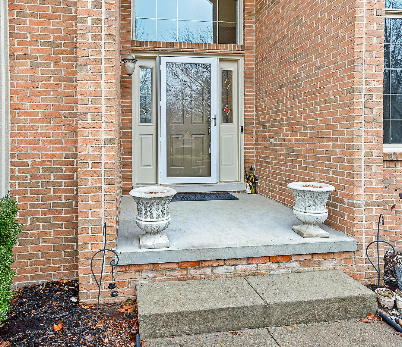 4 bed, 2.5 bath, 3510 sqft, $4,000 — Photo 4
