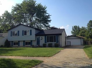 15037 Annapolis Dr, Sterling Heights, MI 48313