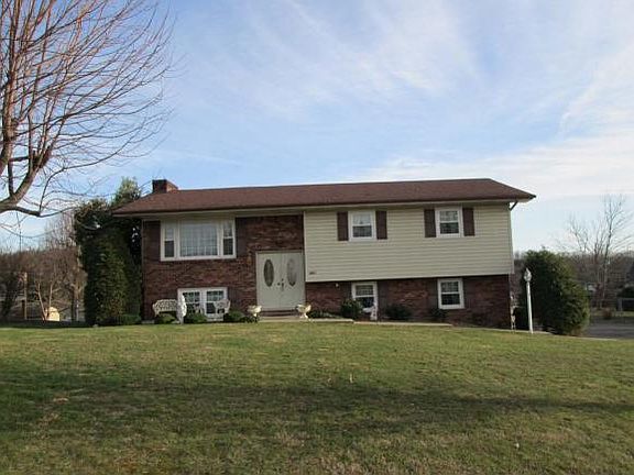 2nd image of 390 Lynnwood Dr