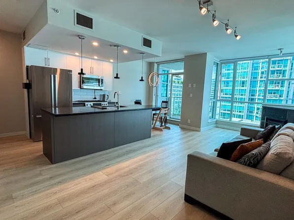 168 Esplanade E #702, North Vancouver, BC V7L 4X8