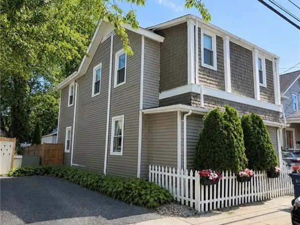 57 Gould St, Newport, RI 02840