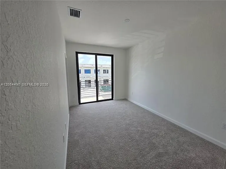 13847 SW 261st St #Townhouse 13847 — Photo 9