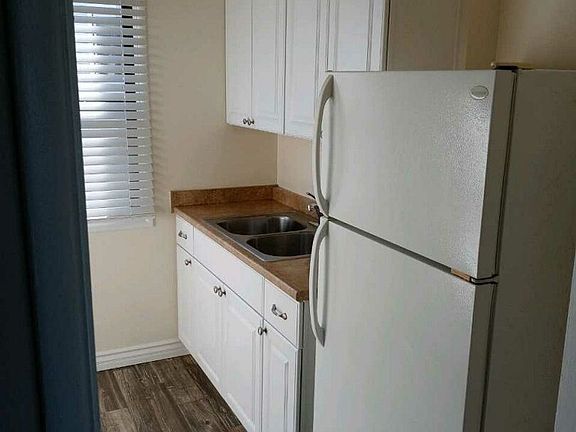 5th image of 4055 Hamilton St #12