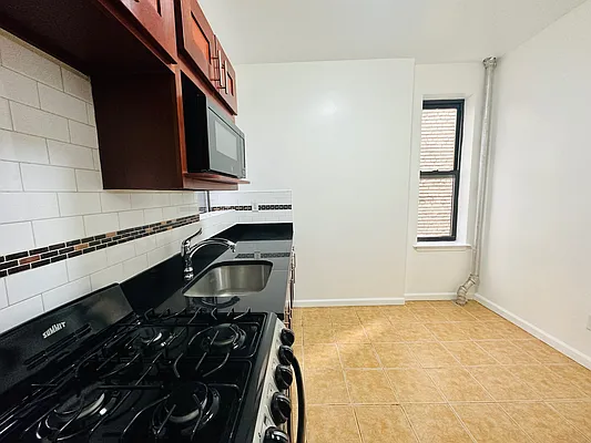 Rented by DeSimone Real Estate | media 11