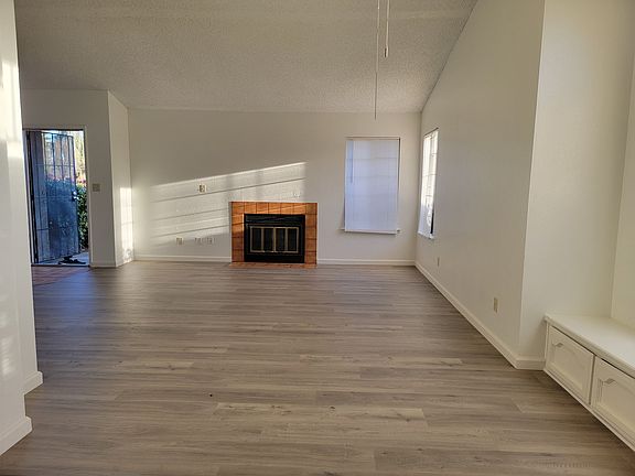 4th image of 4643 N Charles Ave #101