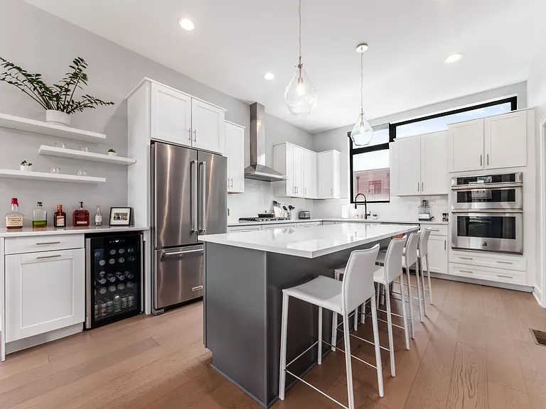 271 Neruda Ave — Photo 16