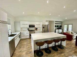 837 Prospect Ave, Oxbow, SK S0C2B0