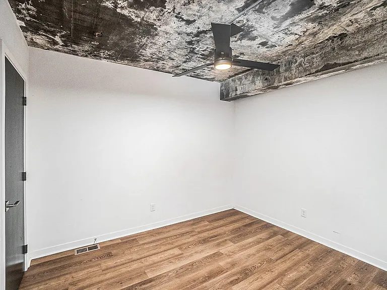 2645 Madison Ave — Photo 11