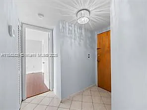 3 bed, 2.0 bath, 1200 sqft, $2,600 — Photo 3