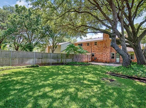 2nd image of 1906 Deep Valley Dr