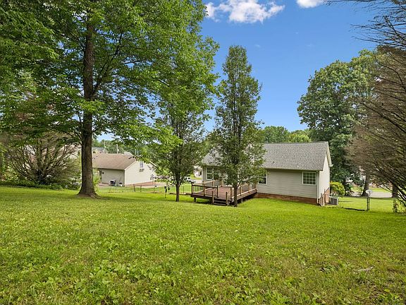 2nd image of 1062 Heatherwood Rd
