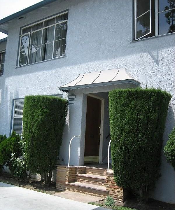 1st image of 9 Cerritos Ave