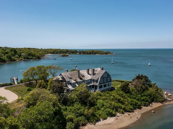 314 Quissett Avenue, Woods Hole, MA 02543
