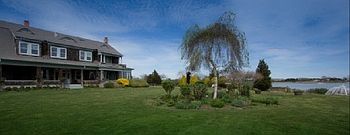 2nd image of 383 Rose Hill Rd