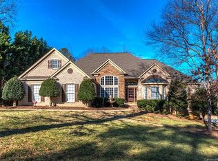 5900 Bluebird Hill Ln, Matthews, NC 28104
