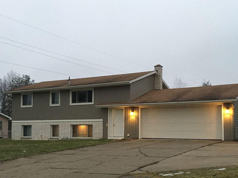 1st image of 11132 Stanford Ave