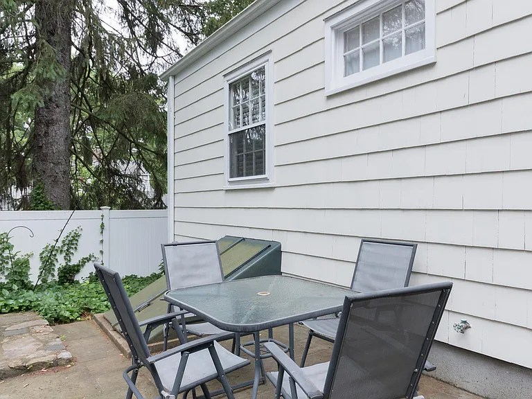 74 Grove St — Photo 15