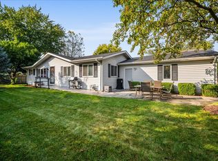 317 Monroe St, Genoa, IL 60135