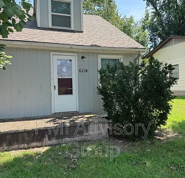 2634 SE Adams St — Photo 2