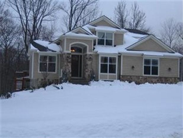 1st image of 867 Skyland Dr