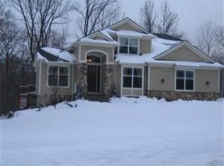 867 Skyland Dr, Macedonia, OH 44056