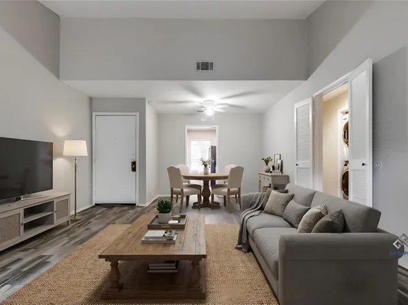 9707 Richmond Ave APT 34, Houston, TX 77042