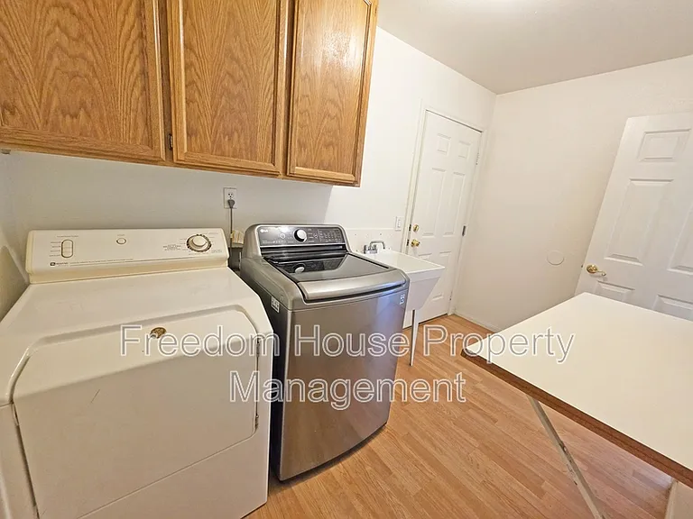2250 S Ambush St — Photo 32
