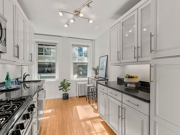 3rd image of 36 Dwight St APT 4
