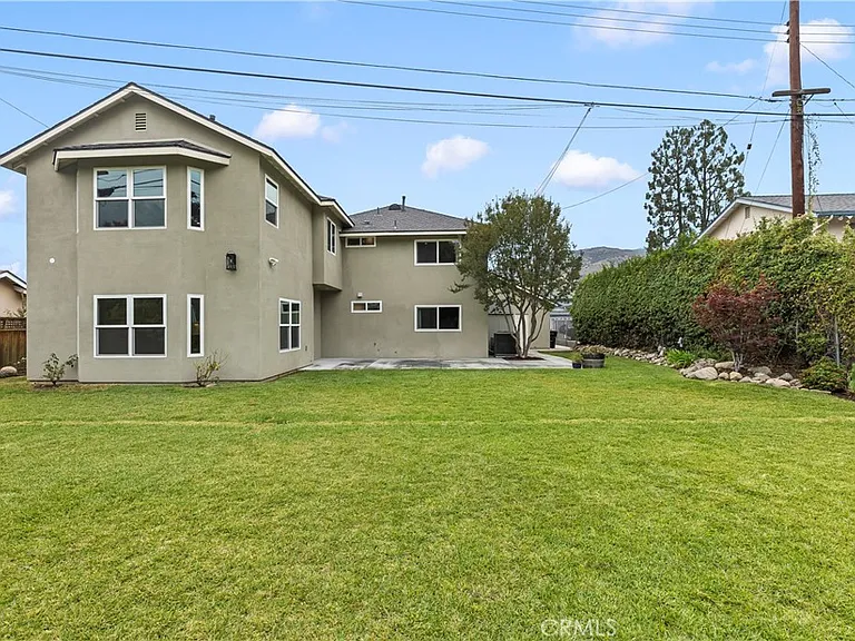 1096 Canyon View Dr — Photo 43