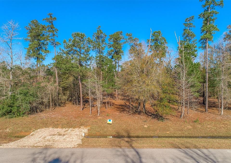 1st image of 370 Skipper Ln
