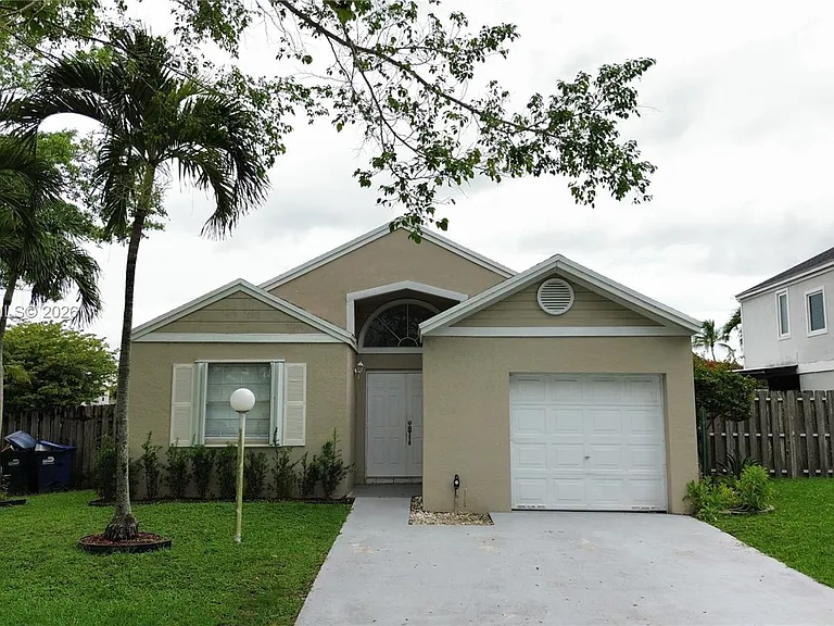 12713 SW 146th Ln — Photo 2