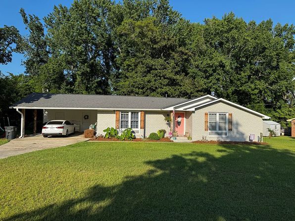 100 Greenbriar Ln