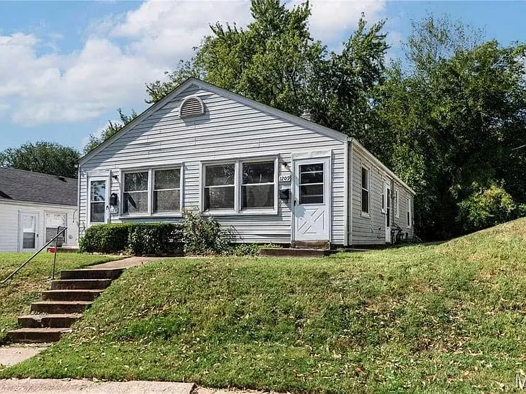 1215 San Jacinto Ct — Photo 1
