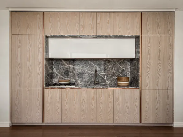 125 Greenwich Street 39C image 2 of 13