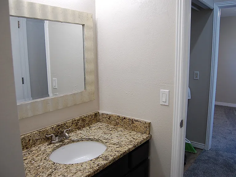 12655 Elm St — Photo 14